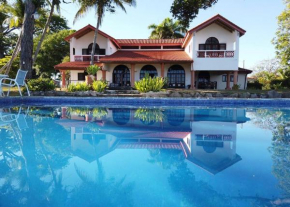 Beachfront villa with pool in Sosúa